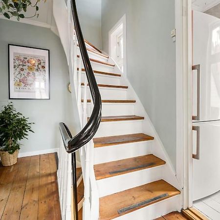 Det Lille Rode Huset Ved Floibanen Villa Bergen Buitenkant foto