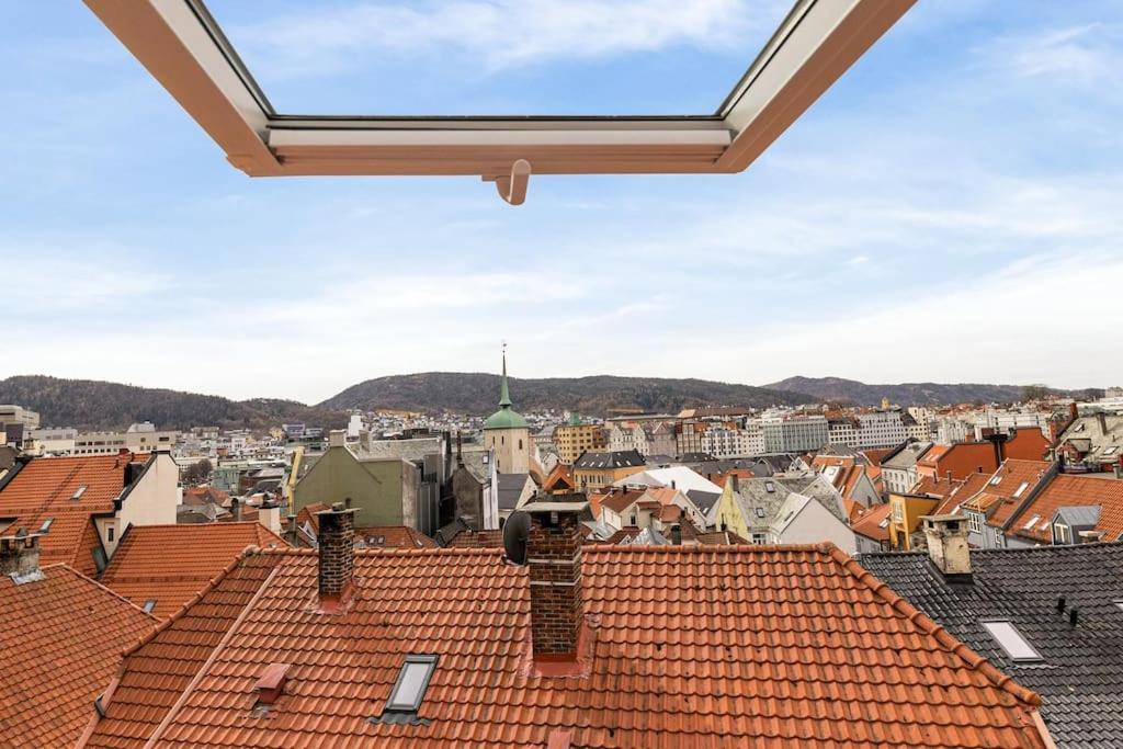 Det Lille Rode Huset Ved Floibanen Villa Bergen Buitenkant foto